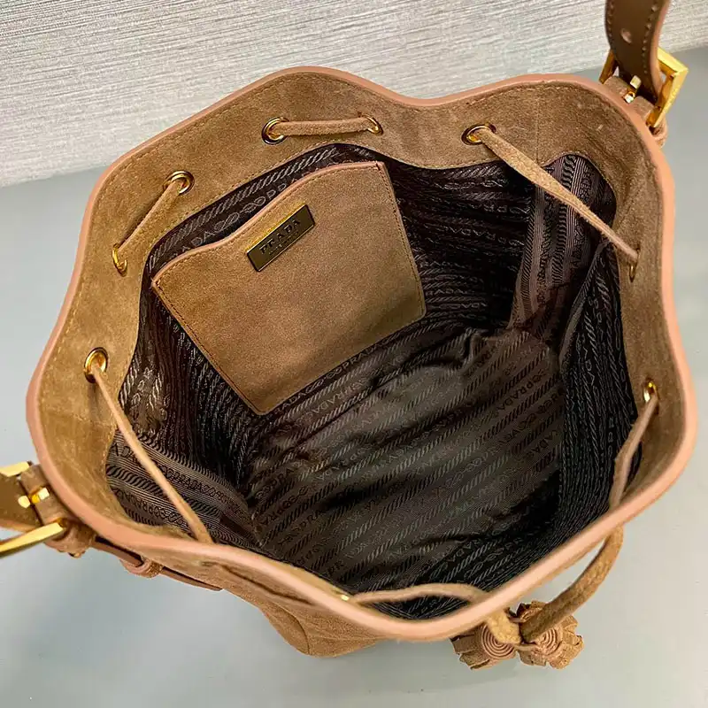 Pra*a bags 2409ya0016