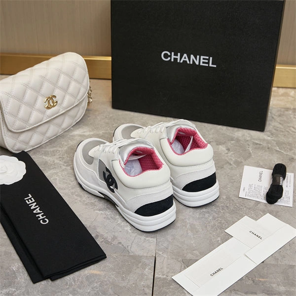 S*pportive chanal sneakers 2208